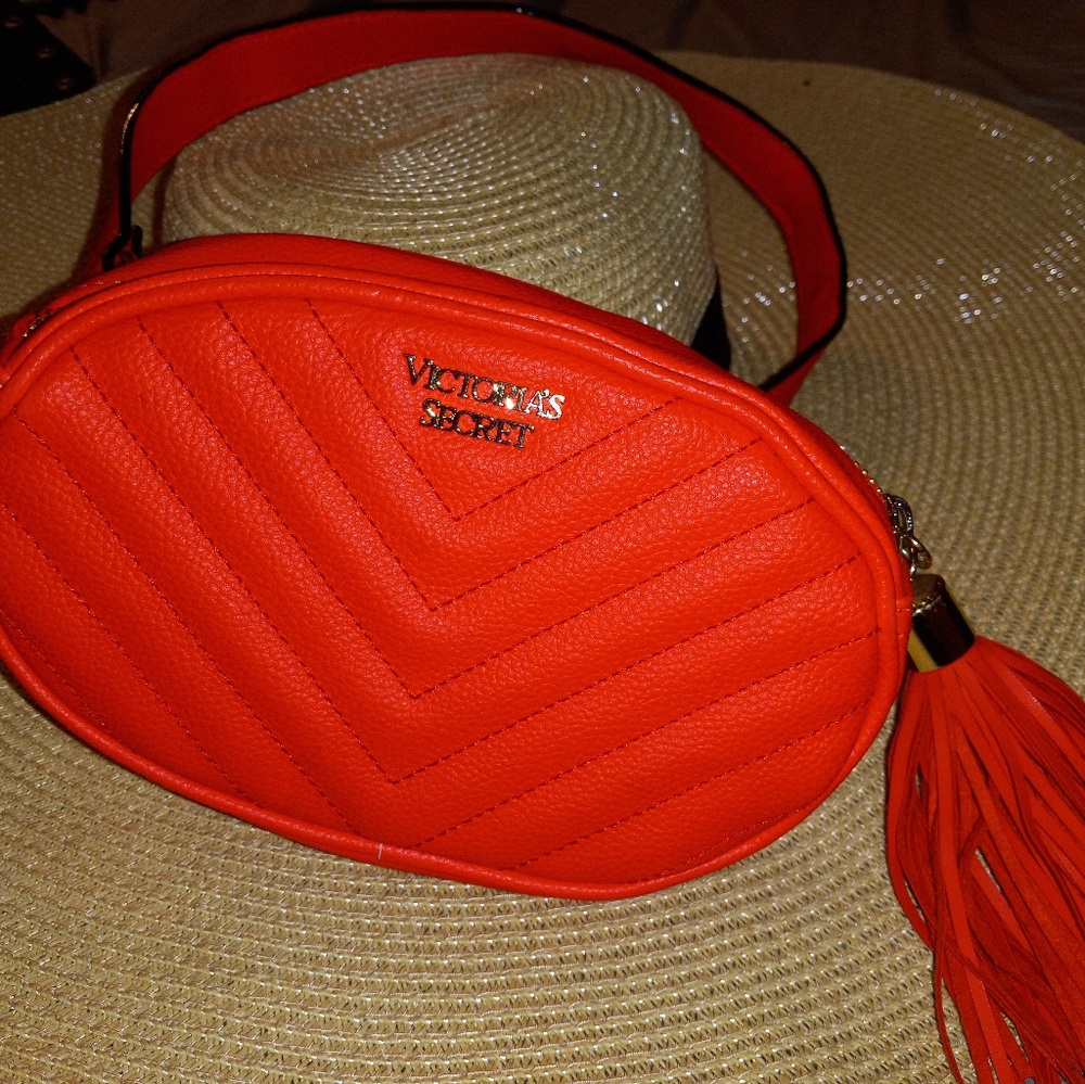 Victoria's Secret adjustable Waist belt bag - Picture 2 of 8